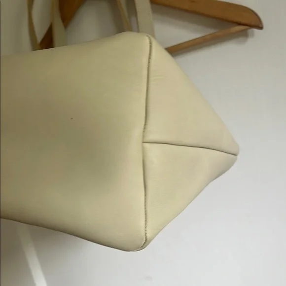 Boutonné Leather Tote - Picture 4 of 14